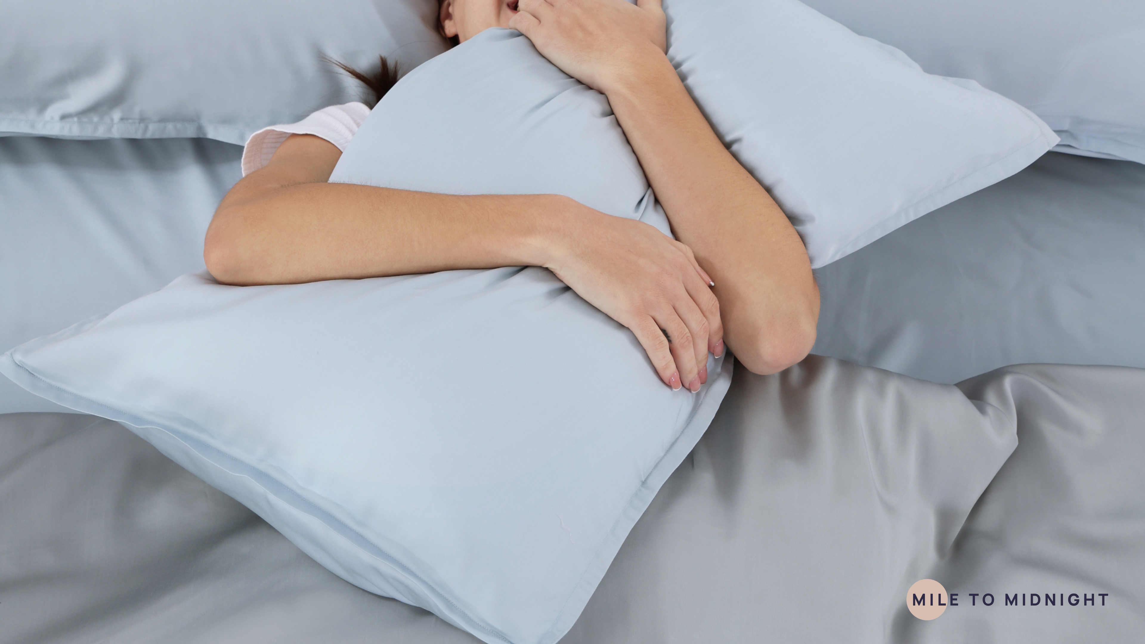 Tossing & Turning? How Sleepless Nights Steal Your Best Ideas (And Your Sanity)